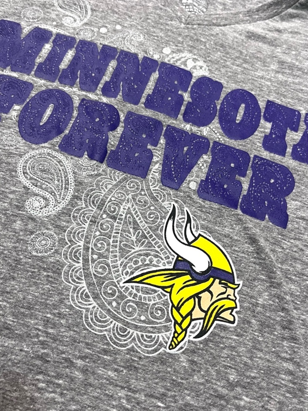 Minnesota Vikings “Minnesota Forever” Gray Purple V-Neck Youth Teen Tee T-Shirt - Picture 6 of 16